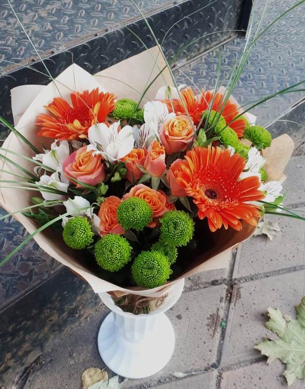 Букет цветов из: Герберы, Хризантемы, Альстромерии и Розы в Красноярске