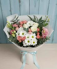 Букет цветов из:  Розы, Лизиантусы и Хризантемы в Красноярске