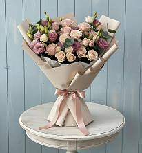 Букет цветов из:  Розы и Лизиантусы в Красноярске