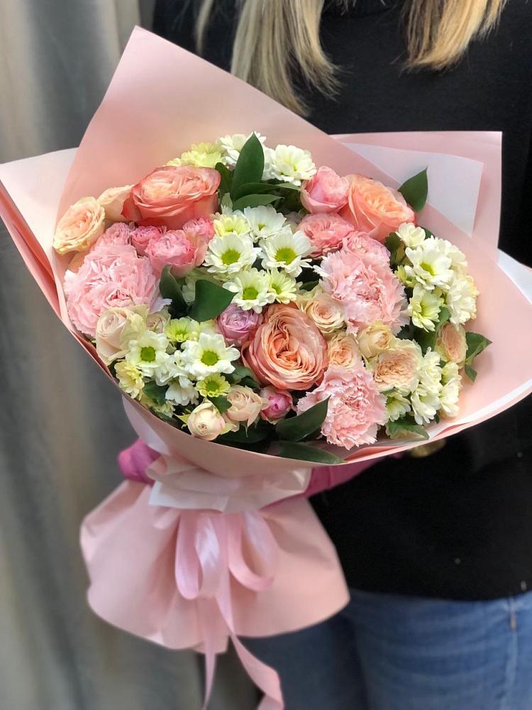 Букет цветов из: Гвоздики, Розы и Хризантемы в Красноярске