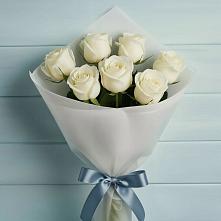 7 Белых роз Эдлесс Лав в Красноярске Букет 7 Белых роз Эдлесс Лав в Красноярске