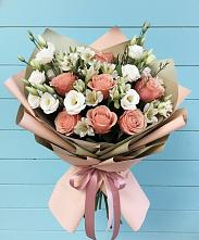 Букет олимп в Красноярске Букет цветов из:  Розы, Альстромерии и Лизиантусы в Красноярске