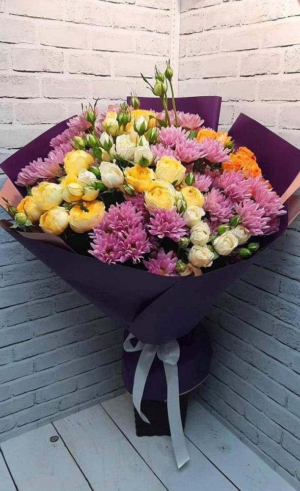 Букет цветов из: Хризантемы и Розы в Красноярске