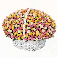 Премиум корзина Кустовых Роз в Красноярске Премиум букет из: Розы в Красноярске