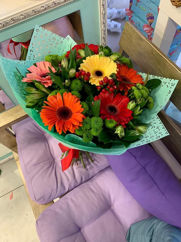 Букет цветов из: Герберы, Хризантемы и Альстромерии в Красноярске