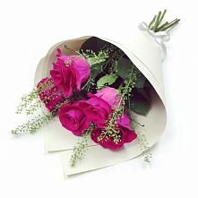 Букет ярко-розовый в Красноярске Букет цветов из: Розы в Красноярске