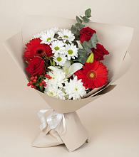 Букет цветов из:  Розы, Хризантемы, Герберы и Лилии в Красноярске