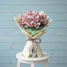 Букет цветов из:  Орхидеи и Розы в Красноярске
