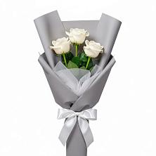 Букет 3 белые розы в Красноярске Букет 3 белые розы в Красноярске