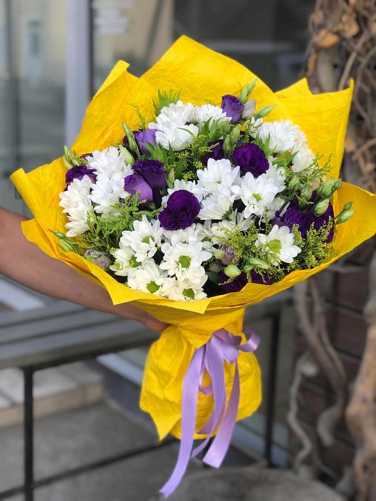 Букет цветов из: Ирисы, Хризантемы и Ромашки в Красноярске