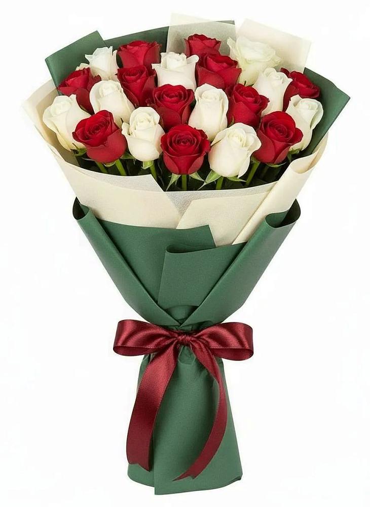 Микс из красных и белых роз в Красноярске Букет Микс из красных и белых роз в Красноярске