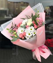 Букет цветов из:  Розы, Лизиантусы и Хризантемы в Красноярске