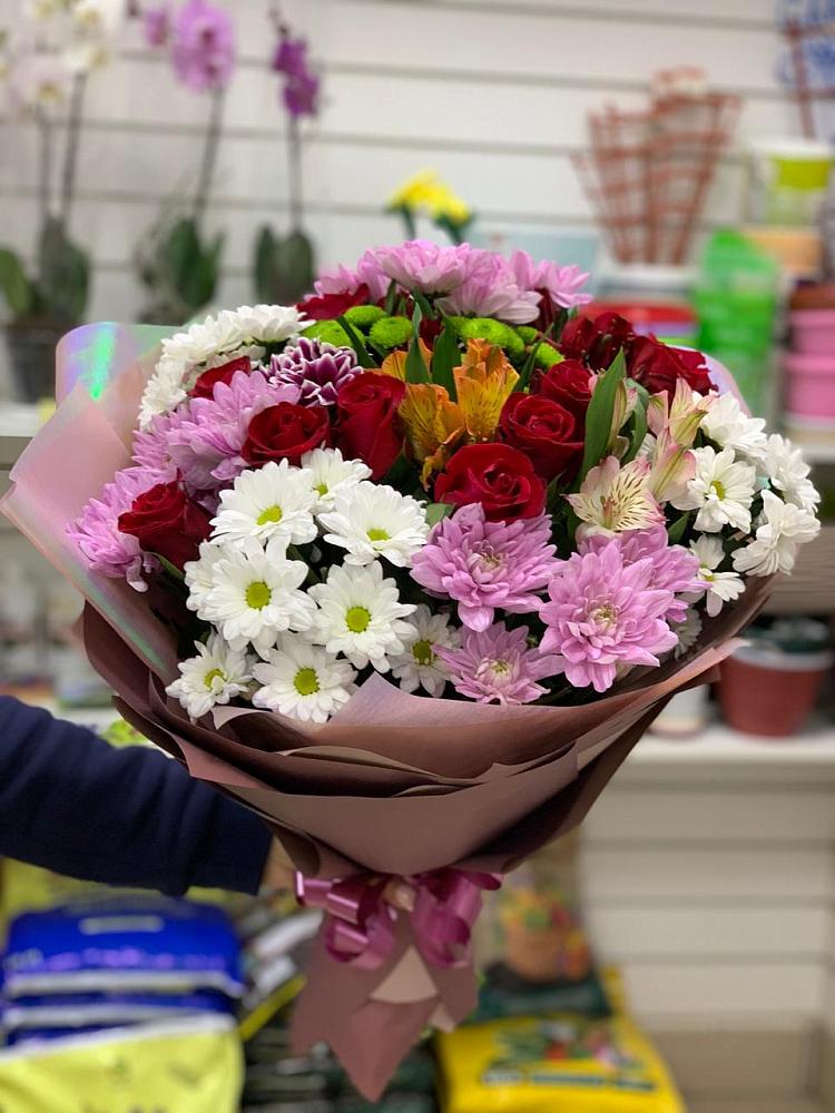 Букет цветов из: Розы, Хризантемы и Альстромерии в Красноярске
