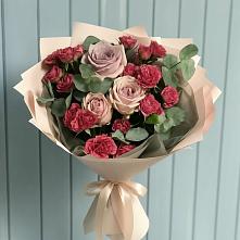 Букет цветов из:  Гвоздики и Розы в Красноярске
