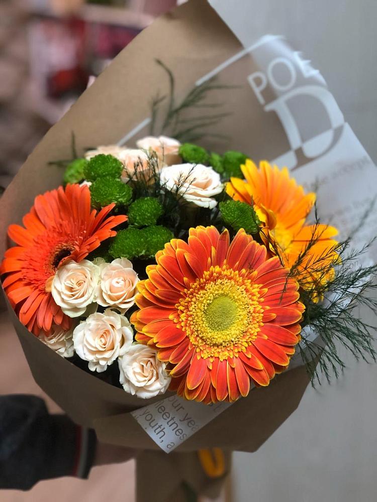 Букет цветов из: Герберы, Хризантемы и Розы в Красноярске