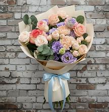 Букет цветов из:  Розы, Лизиантусы и Гвоздики #REPLACE_PRED# Красноярске