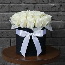 Цветочная композиция из Розы в шляпной коробке в Красноярске